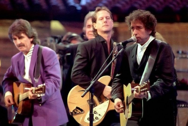 Photo dated 16 October, 1992 shows Bob Dylan (R) j