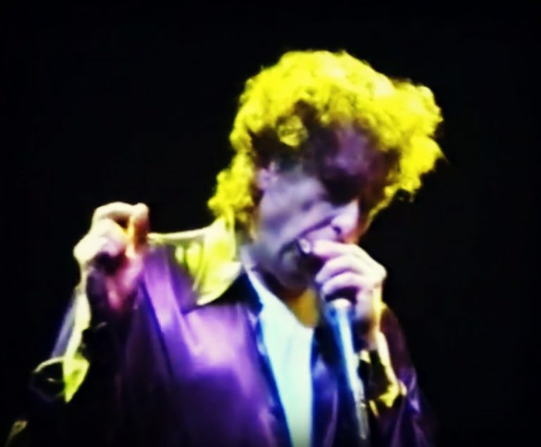 Watch Bob Dylan’s Acoustic Set (3 songs) Voorst Nationaal, Brussels